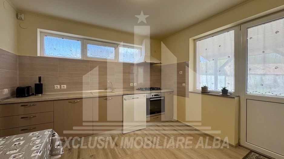 Casa individuala | De vanzare | 200 mp | 8140 mp teren | Oarda de Sus - Poză 5