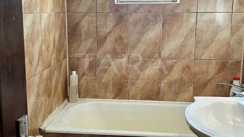 Apartament luminos cu 2 camere și vedere spre oraș. - Poză 7