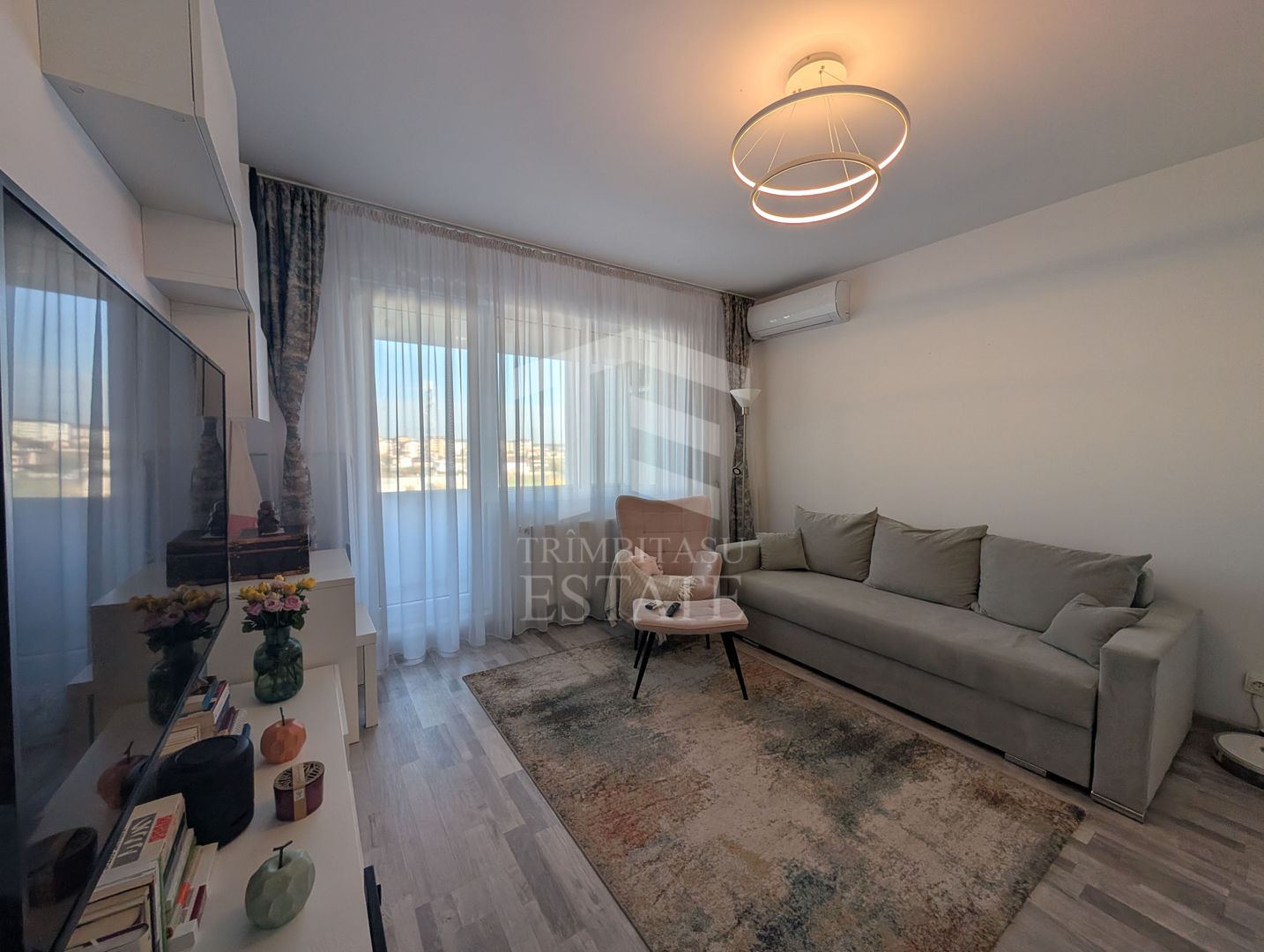 Apartament de 2 Camere Mobilat si Utilat complet + Loc de parcare - Poză 1