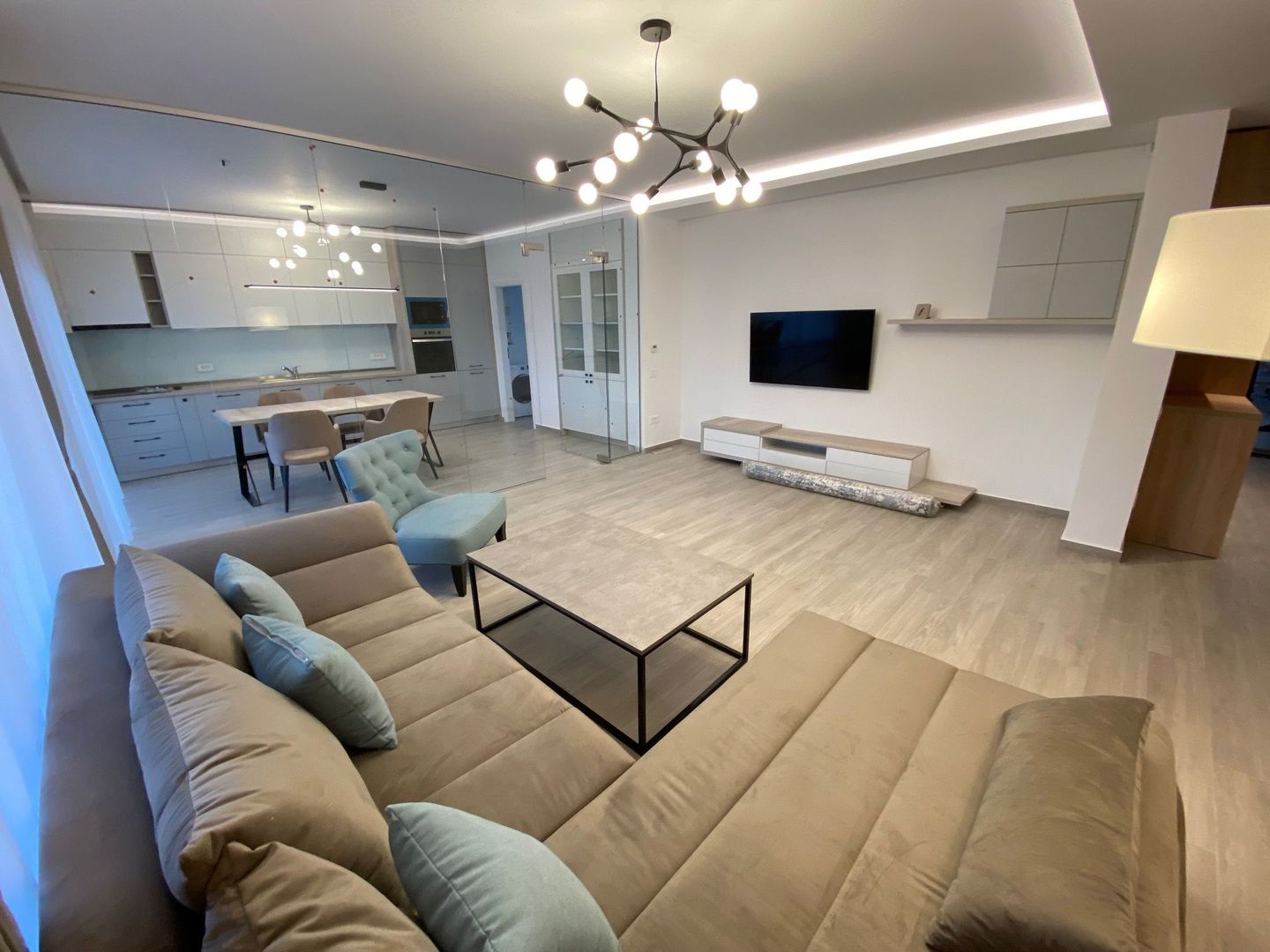Apartament zona Dumbravita - Poză 1
