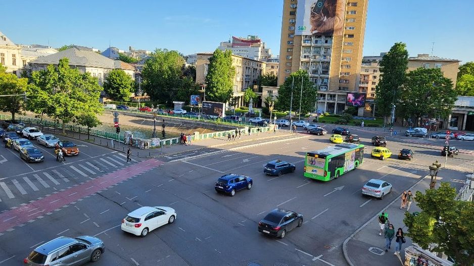 Apartament cu 2 camere de vanzare in Calea Victoriei nr 1 - Poză 2