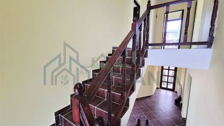 Casă / Vilă cu 5 camere de vânzare în Bucium, Iasi - Poză 8