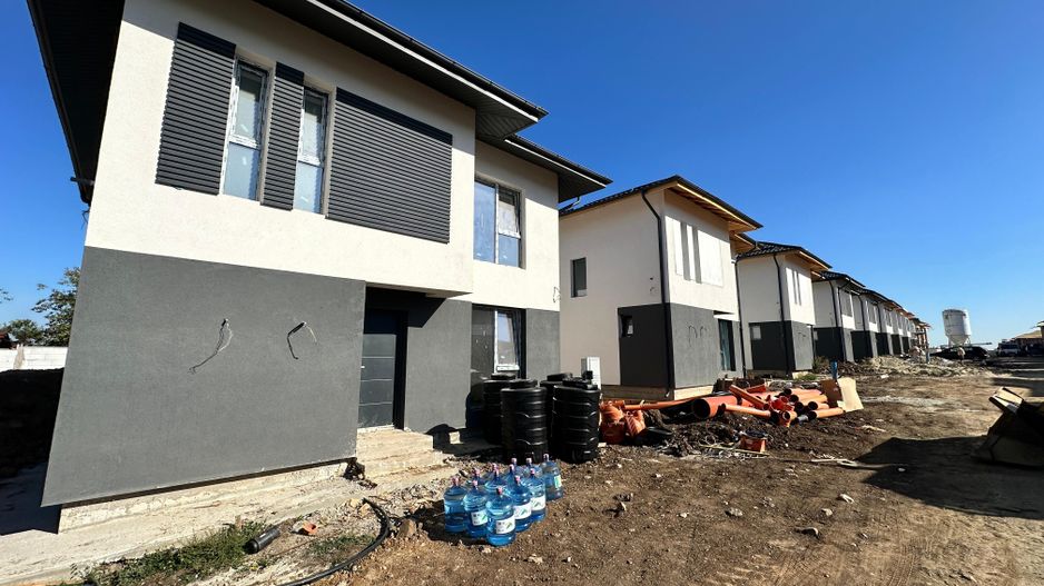 CASA SINGULARA- 5 CAMERE, TOATE UTILITATILE, FINISAJE PREMIUM,COMIS 0% - Poză 1