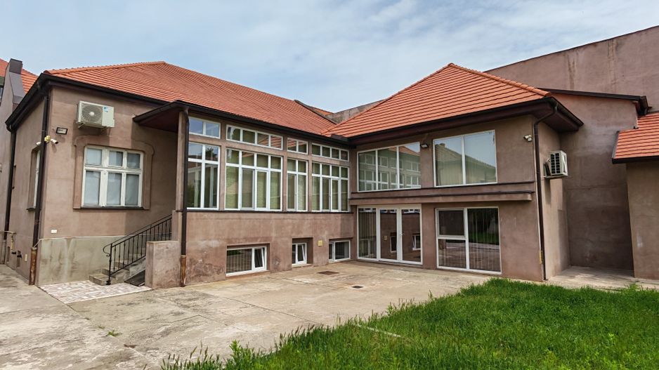 Casă cu destinație multiplă _ curte generoasă- Bălcescu - Poză 16