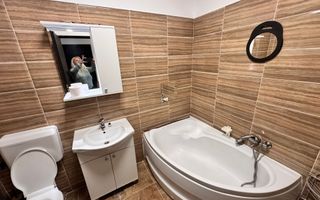 AP. 2 CAMERE, CENTRALA PROPRIE,LOC DE PARCARE, MOBILAT/UTILAT MODERN - Poză 2