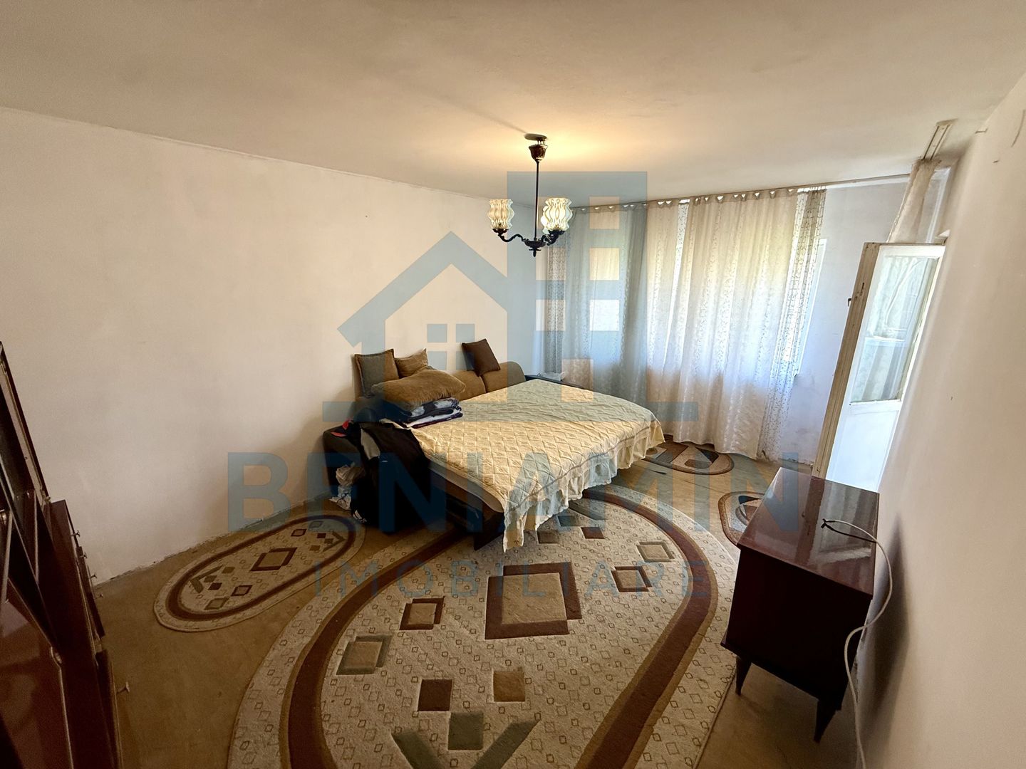 2 decomandate - etaj 3 - 53mp - teava de gaze - 1981 - Rovine - Iorga - Poză 1