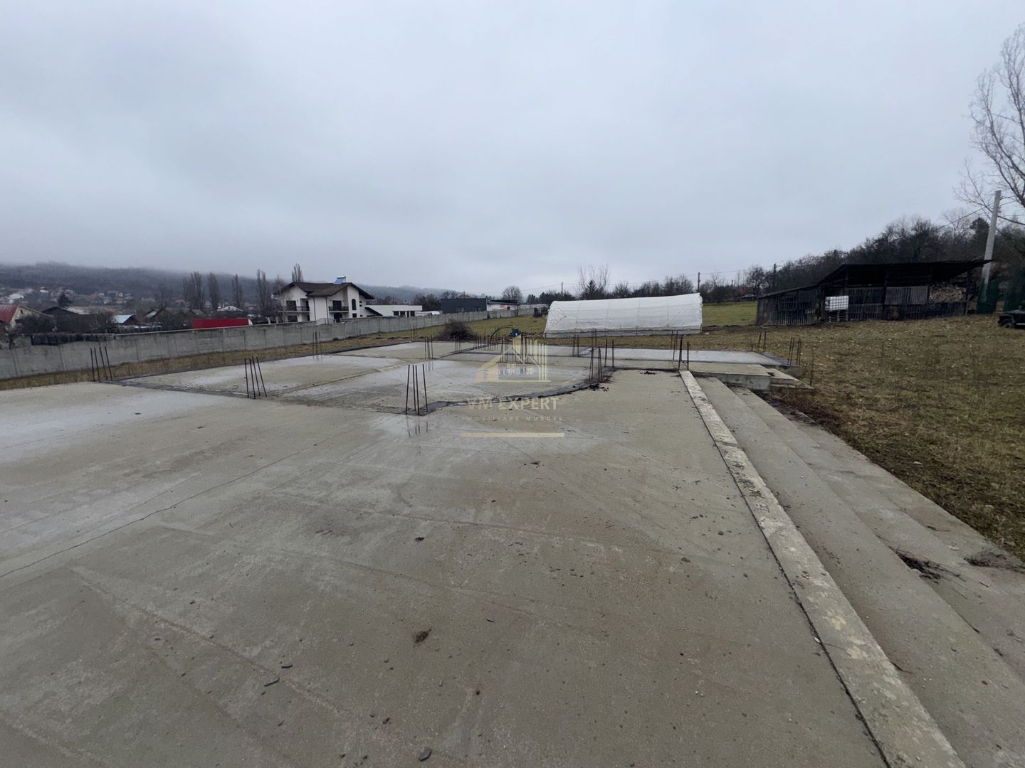 TEREN INTRAVILAN 2200 MP CAMPULUNG ARGES - Poză 5