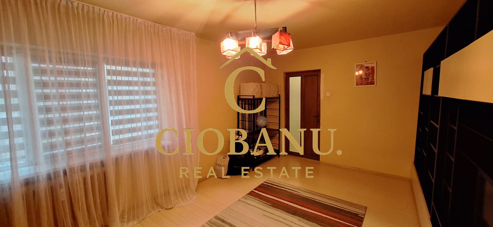 Apartament etaj 3/8 decomandat zona 1 Mai-Sara de vanzare - Poză 2