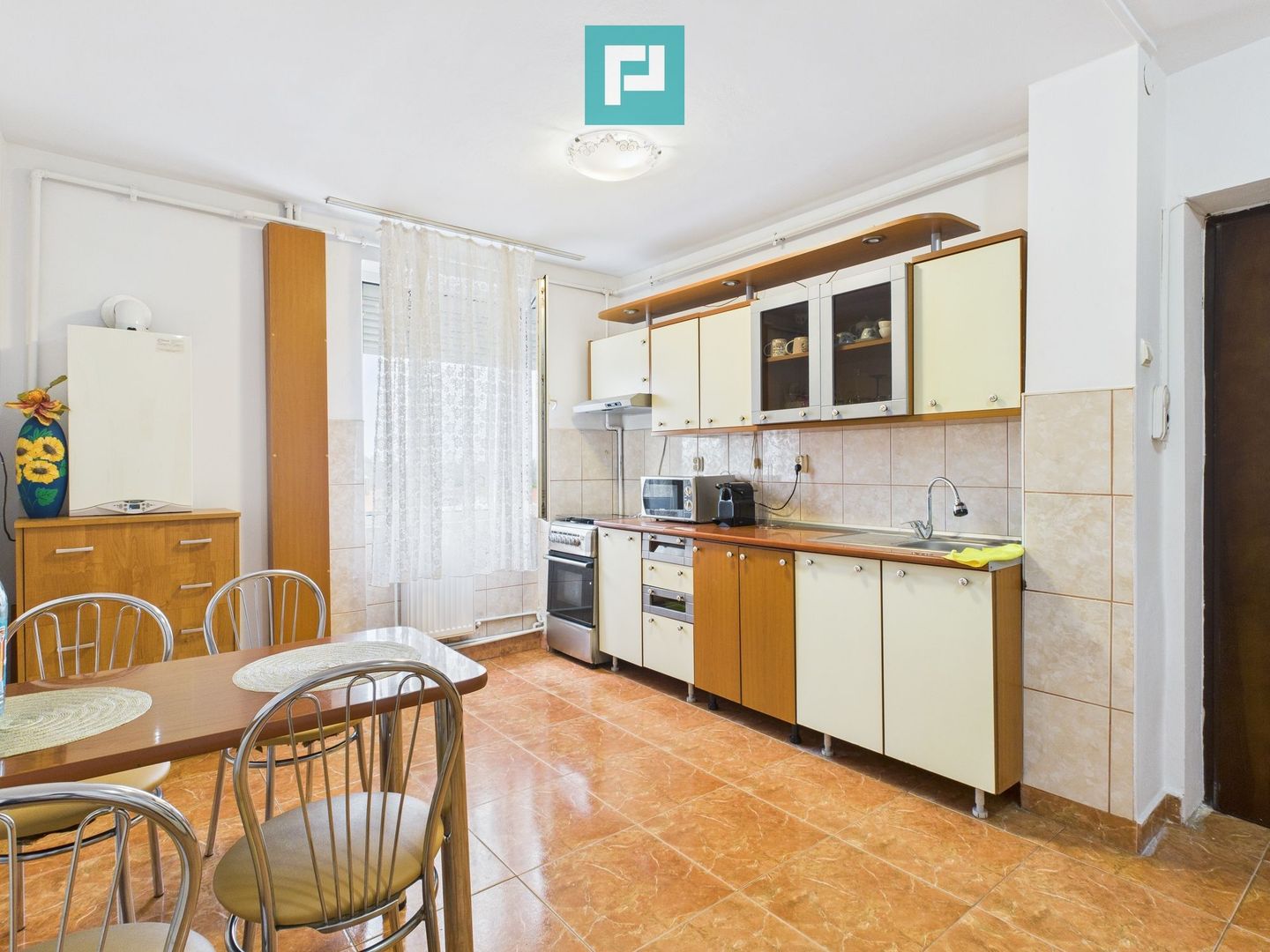 Apartament spațios, 3 camere ultracentral. - Poză 10