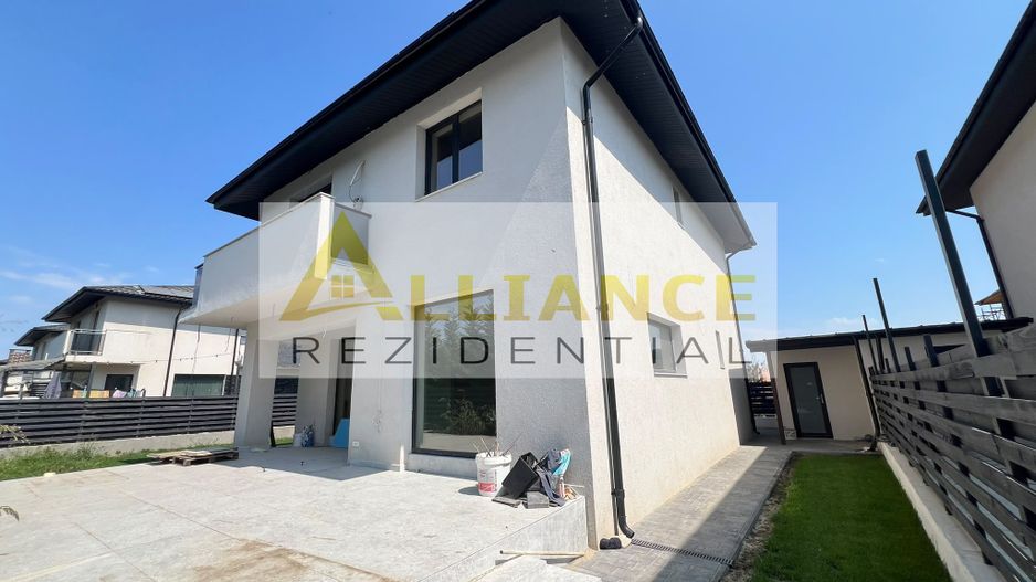 Vila de vanzare semimobilata-PANOURI SOLARE-365 MP TEREN-str Miorita - Poză 5