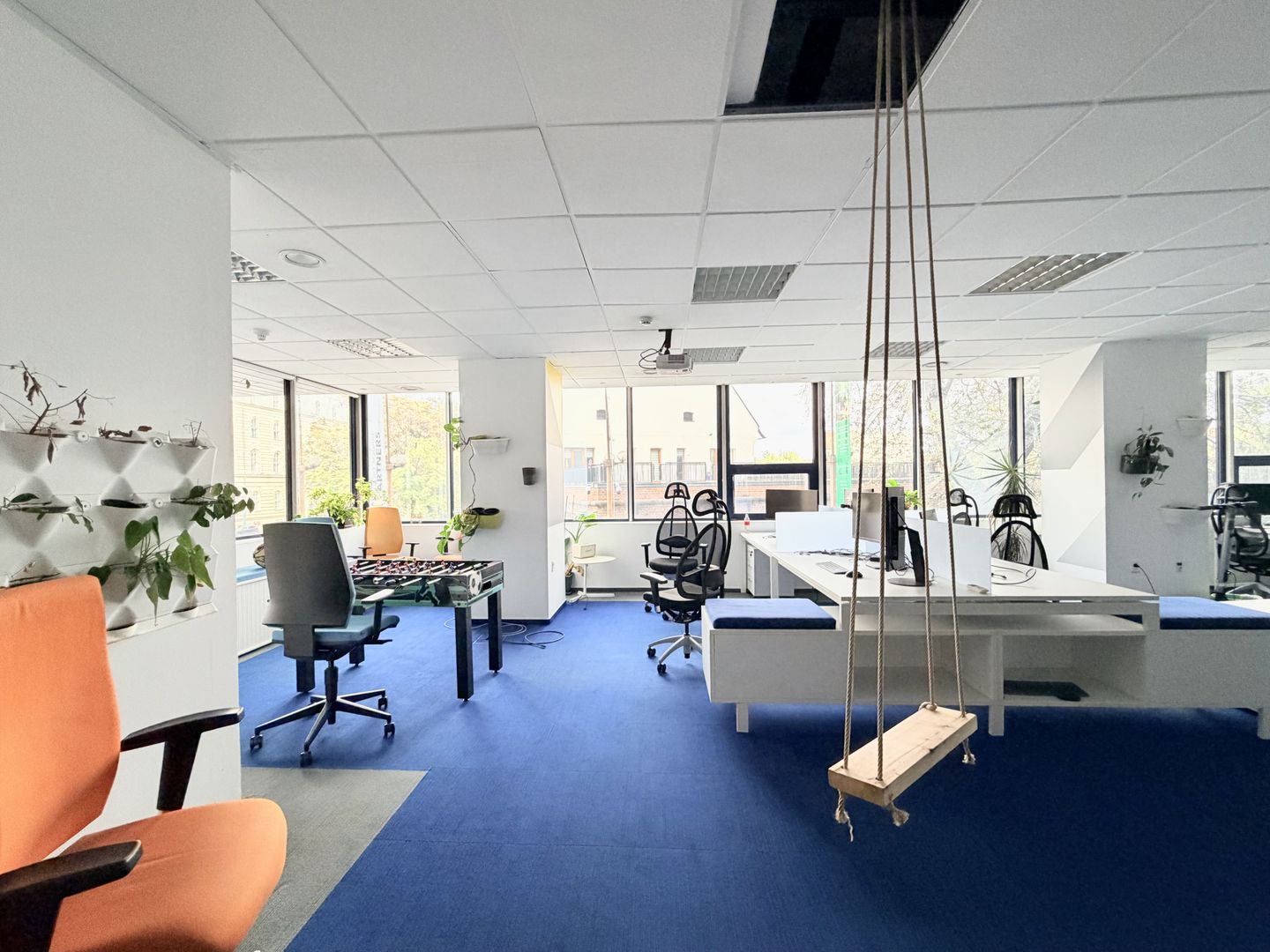 Un sediu care inspiră încredere, în inima Timișoarei - Poză 18