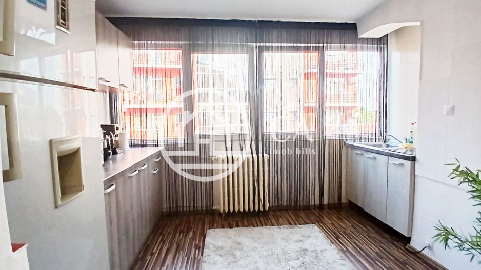 Apartament de vânzare cu 3 camere în zona Rogerius, Oradea - Poză 6