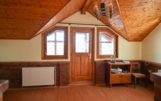 Casa cu 7 camere de vanzare | Zona Centrala, Baicoi | Comision 0% - Poză 5