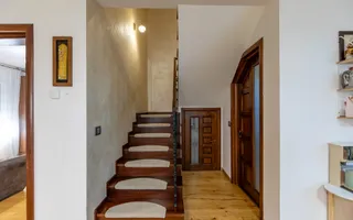 Casă/Vilă modernă de vânzare la intrare în Bogdan Vodă, județul Bacău. - Poză 36