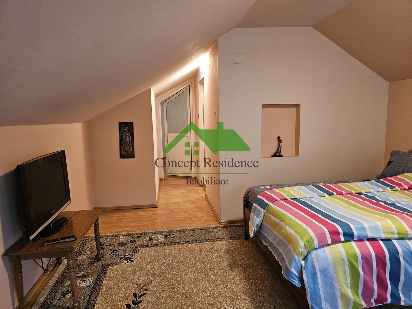 🏡 Casă cu demisol, parter și mansardă – Str. Victoriei, zonă centrală - Poză 13