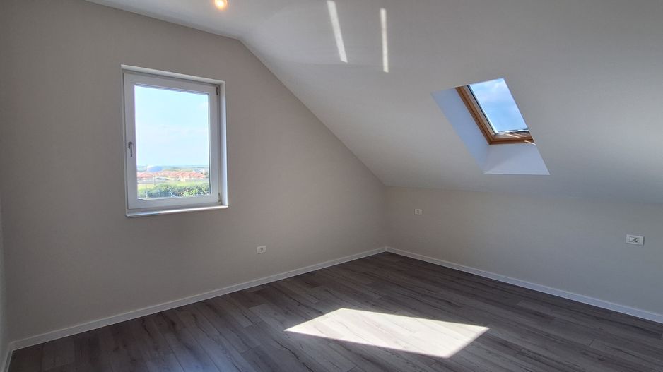 Apartament cu 3 camere si 2 locuri de parcare - Poză 13