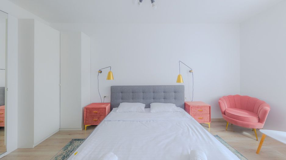 Apartament 3 camere, ultracentral, Oradea. 250 000 E + TVA. Comision 0 - Poză 6