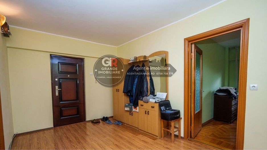 Str Victoriei - Apartament 2 cam decomandat Central - Poză 3
