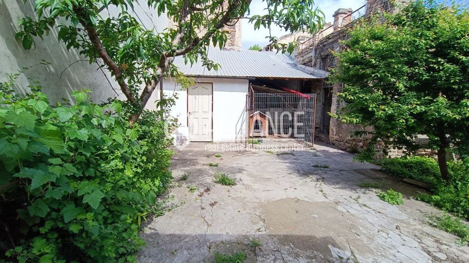 CENTRU SALA SPORTURILOR(COD03)- Casa interbelica si curte generoasa ! - Poză 65