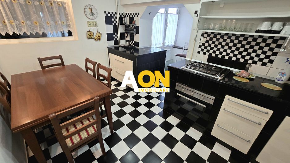 Apartament cu 4 Camere | Scara Interioara | Ultracentral | Terasa - Poză 3