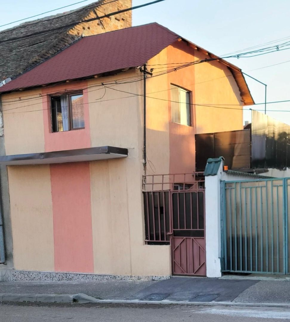 ofer spre vanzare casa zona Centrala - Poză 1