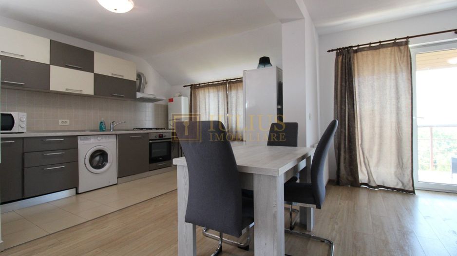 apartament la curte, 2 băi, loc de parcare, zona linistita, dressing - Poză 1
