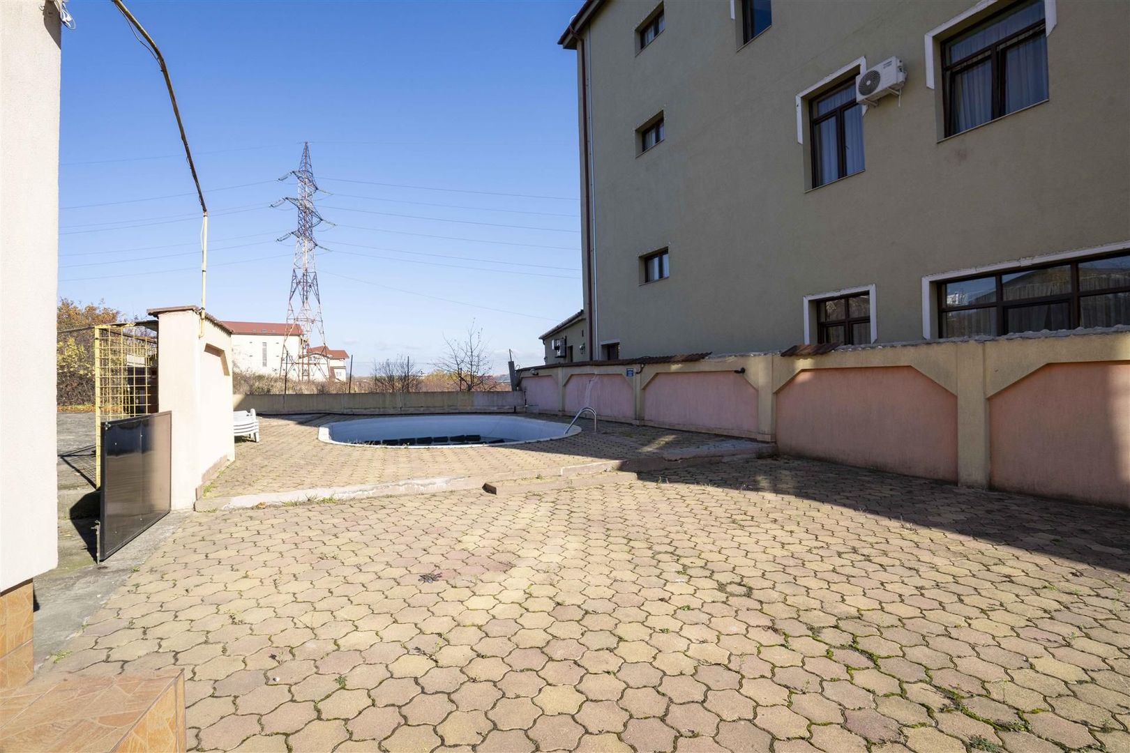 Pensiune turistica P+2E 17 camere Baile felix - Poză 18