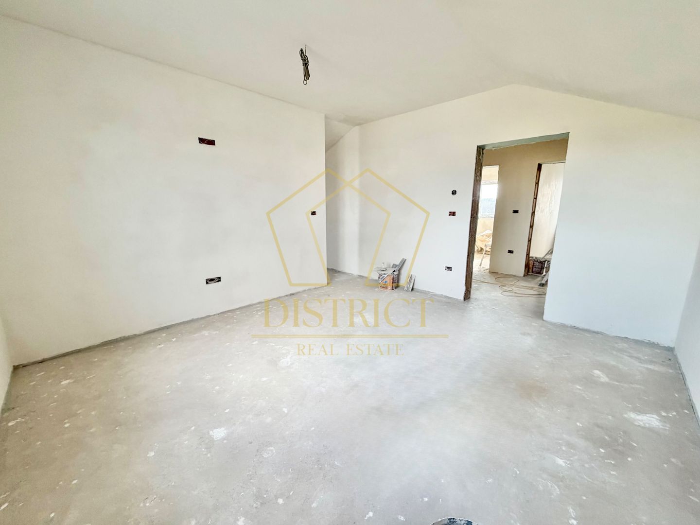 Duplex cu 4 camere 2 bai si dressing, 115 mp utili in Urseni. - Poză 8