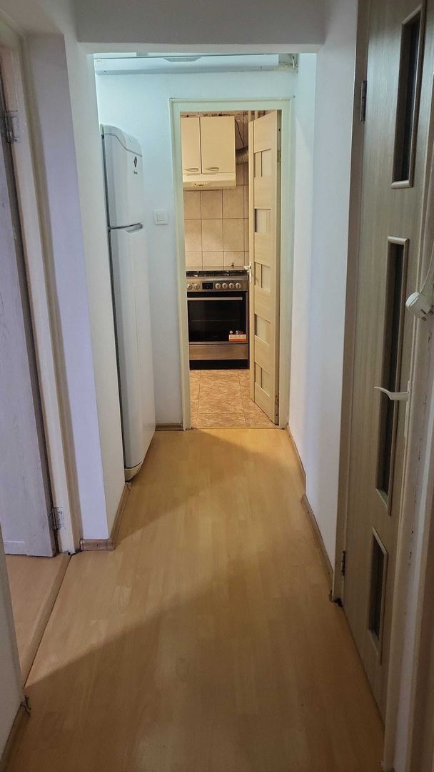 Apartament 2 camere Delfinului, decomandat, boiler, etaj 7 din 10, pet friendly - Poză 4