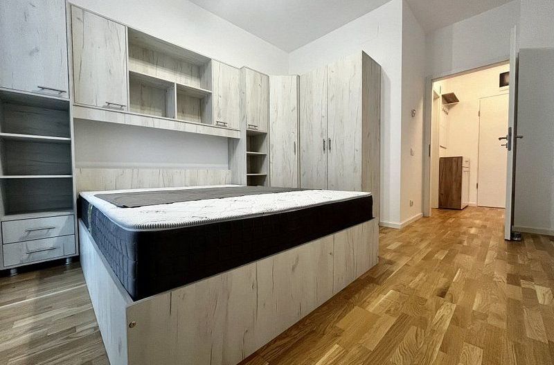 Apartament cu 2 camere de închiriat, la parter cu grădină, ISHO - Poză 8
