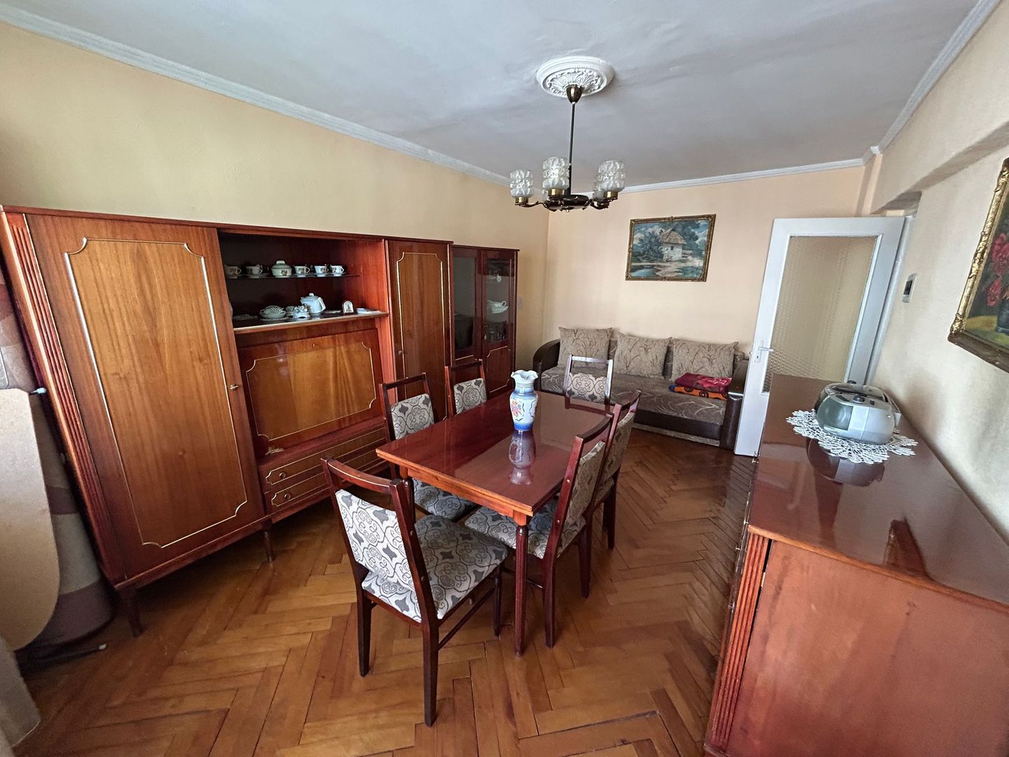 Apartament 3 camere, etaj 3 - zona Cetate - Poză 3