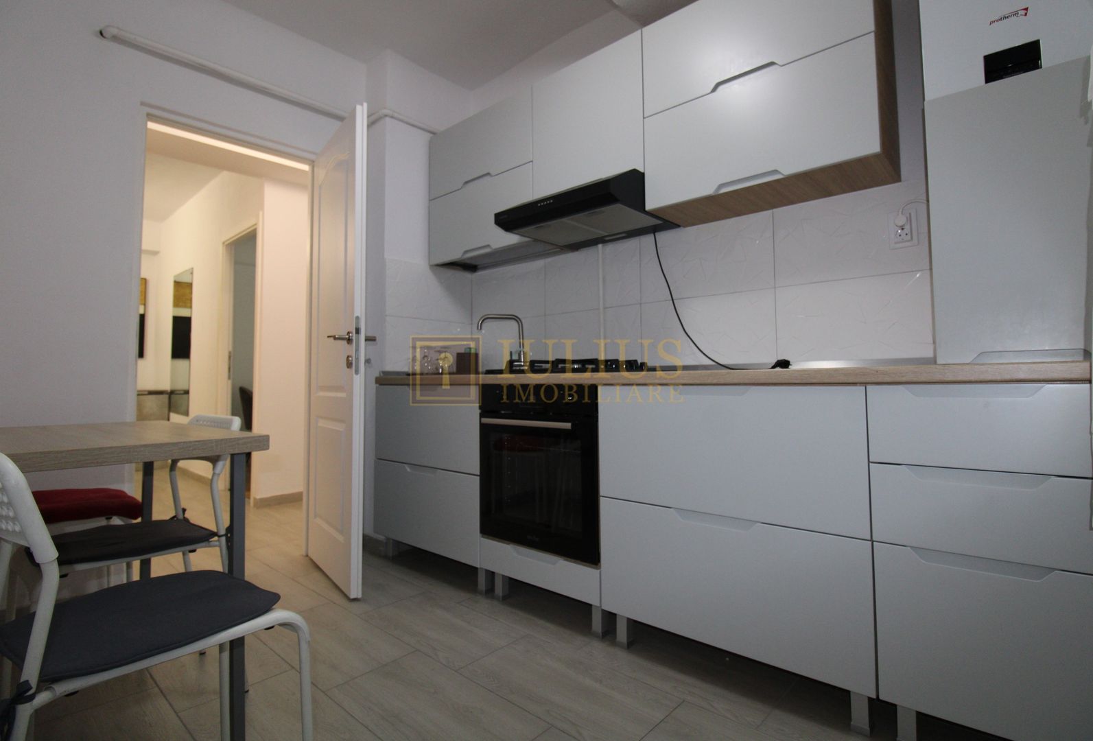 3 camere decomandate, balcon generos de 17 mp, bloc modernizat-Gh Lazăr - Poză 17