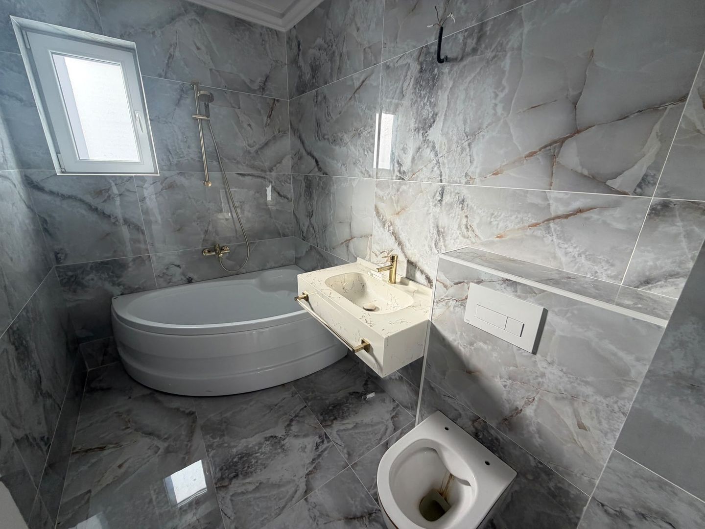 AP. 3 CAMERE - GRADINA PROPRIE 60 MP, PARCARE INCLUSA, COMISION 0% - Poză 8