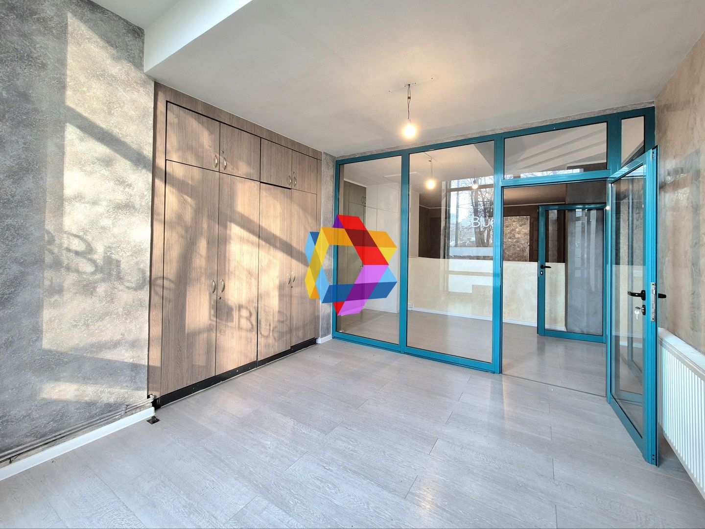 Spațiu comercial cu vad -  200 mp - Poză 3