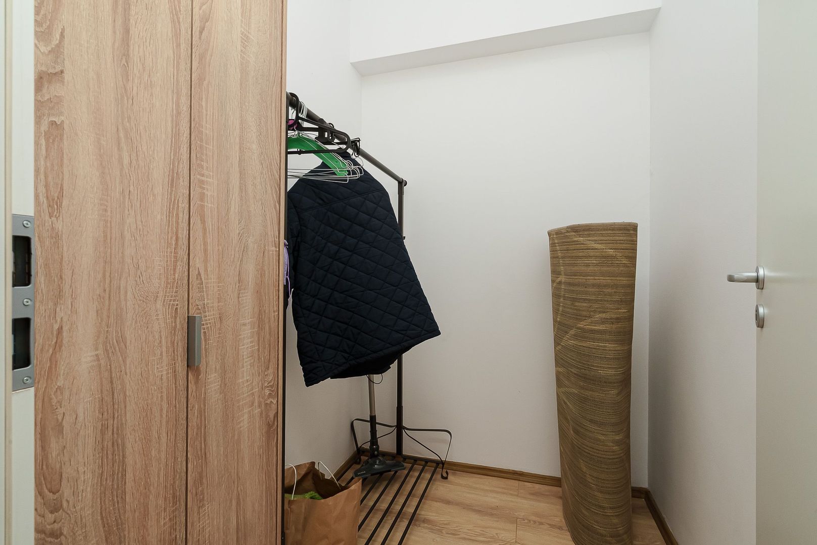 Garsoniera de inchiriat, zona Piata Alba Iulia - Arogant - planul doi - Poză 13