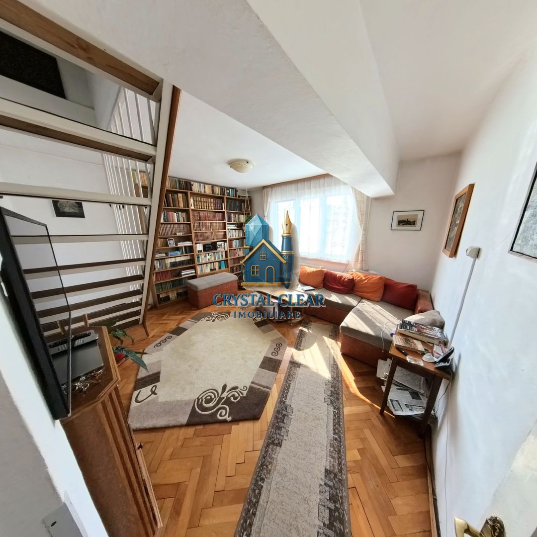 Două case în curte comună, 6 camere + 385 teren - zona semicentrală - Poză 1