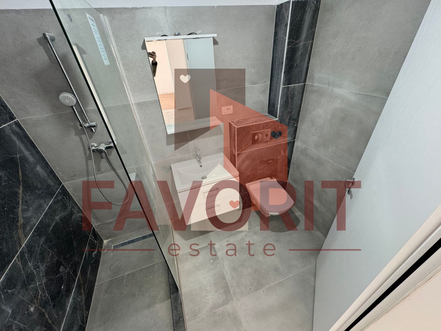 Gradina proprie. Spatios. Decomandat. Finisaje la alegere - Poză 11