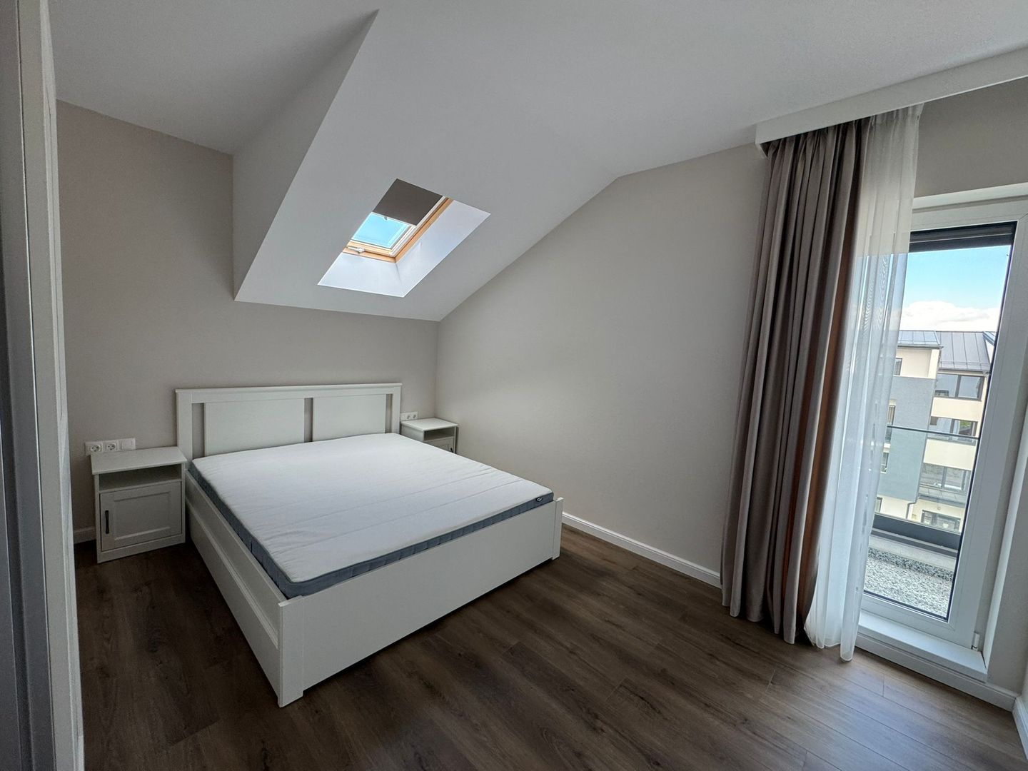 Apartament 3 camere, modern, suprafata generoasa - Poză 19