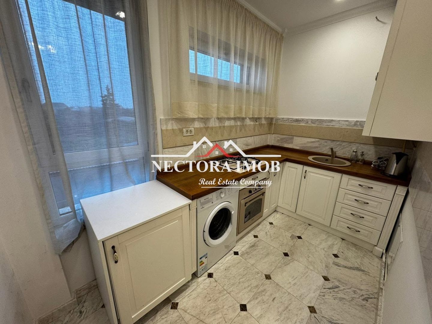 NECTORA IMOB-Apartament PREMIUM LUX 3 camere,80 mp,Str.Mestesugarilor - Poză 2