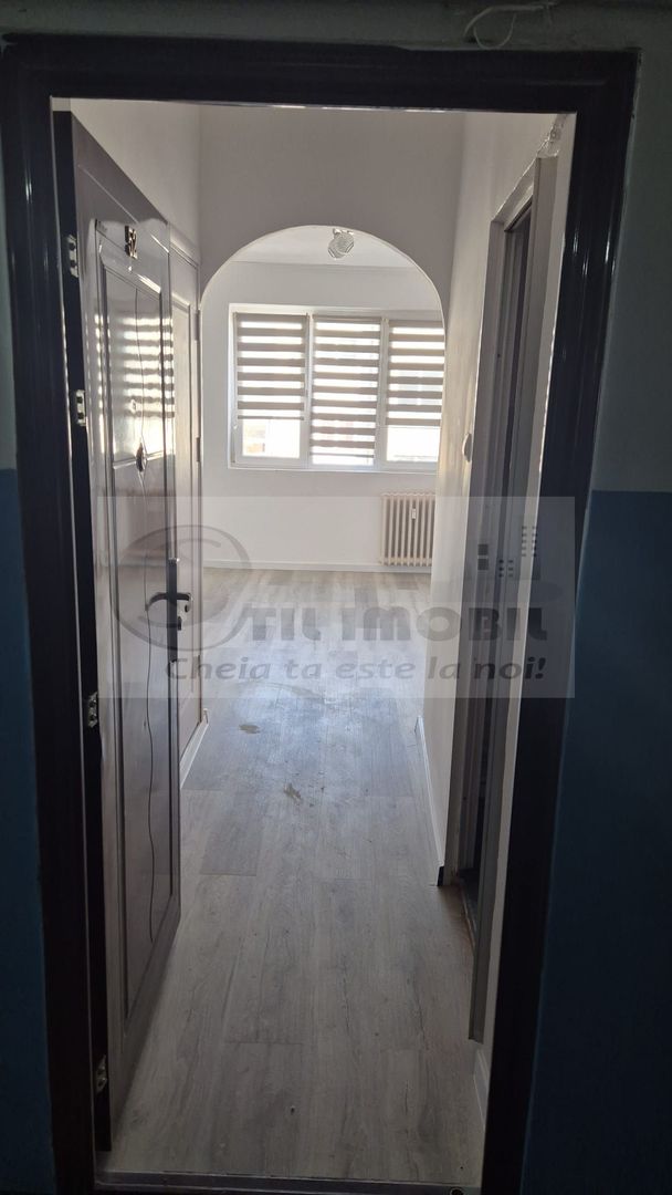GARSONIERA  LIBERA  ETAJ 2 DIN 3  BAZA 3 - Poză 2