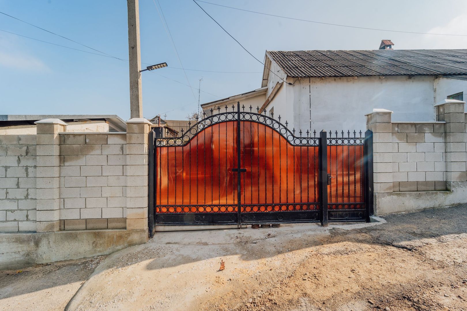 Casă în Vatra - strada centrală Linella - Poză 2