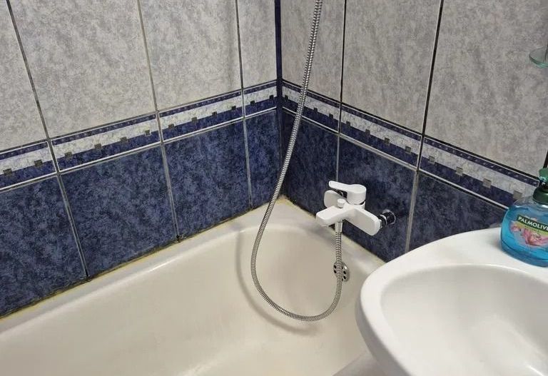 AP. 3 CAMERE CRANGASI, BUCATARIE INCHISA, 83 MP UTILI, CURAT, LIBER - Poză 12