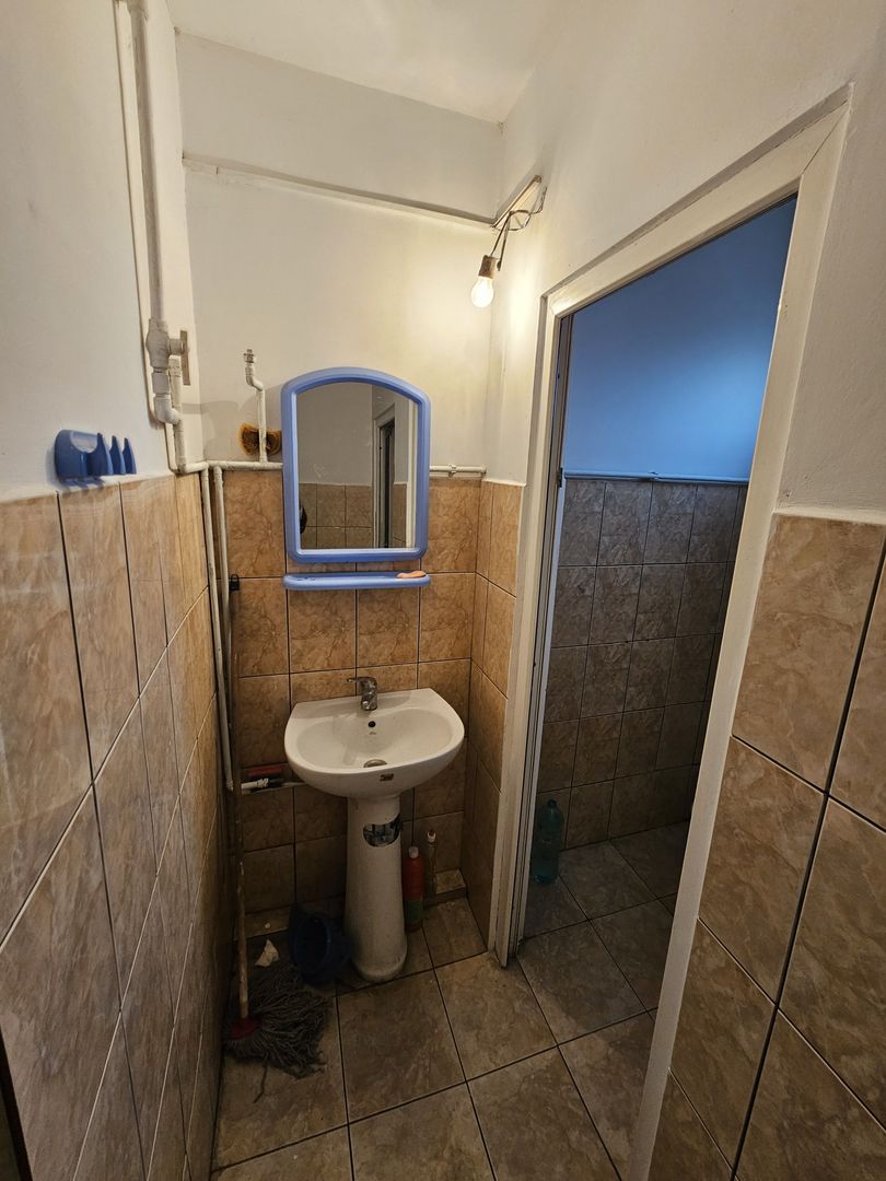 Spatiu comercial/camere cazare - 7 camere 135 mp Baicoi Prahova! - Poză 17