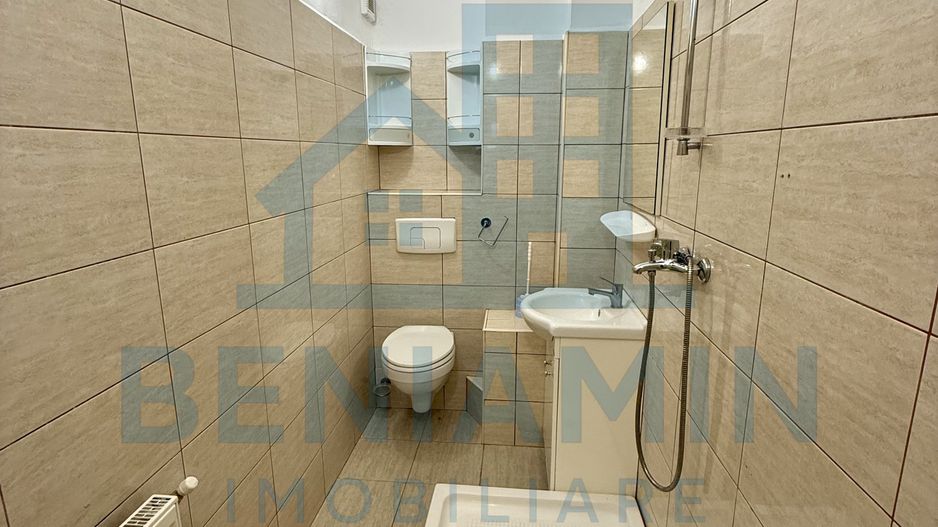 2 camere - 55mp - etaj 3 - centrala proprie - parcare - Central - Poză 6