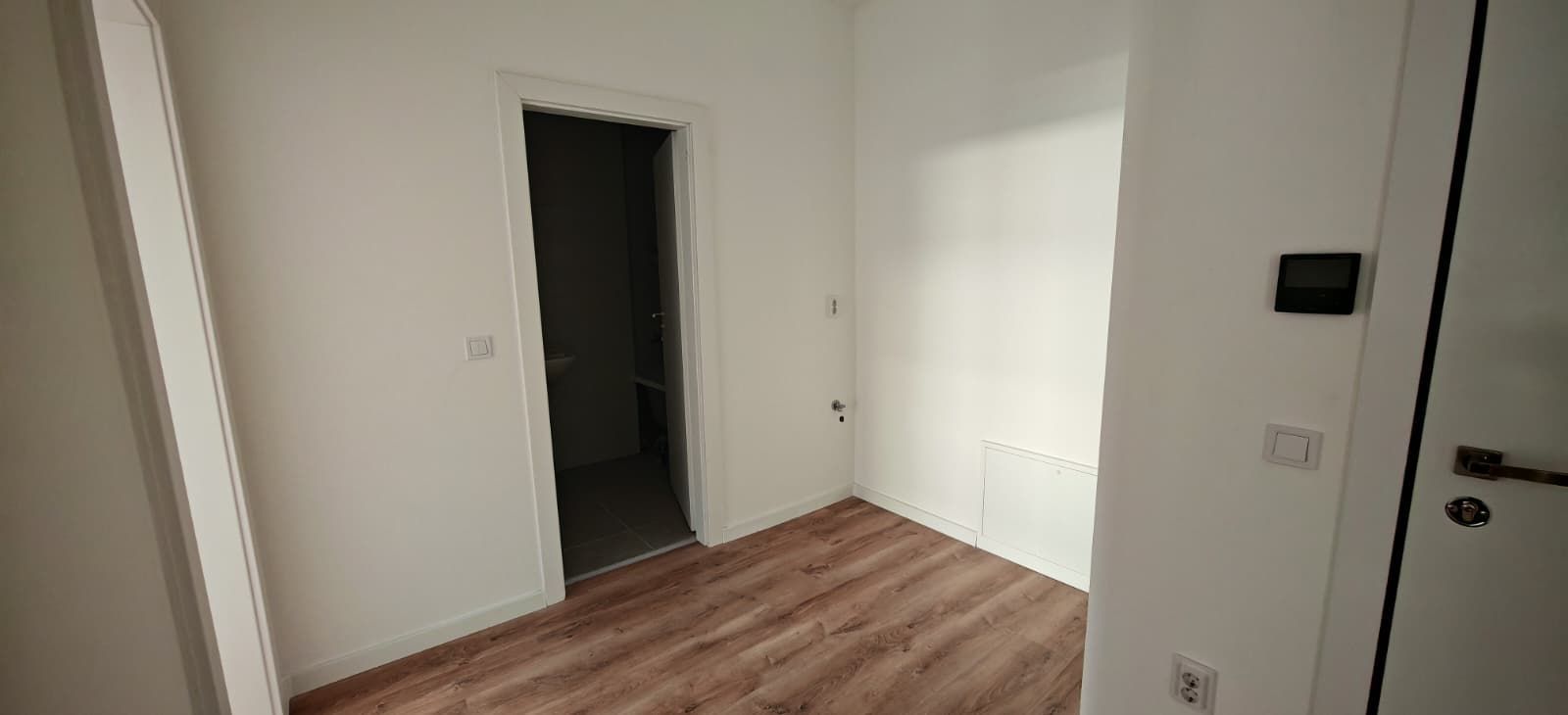 De inchiriat 2 apartamente nemobilate, Dynamic Residence - Tractoru - Poză 12