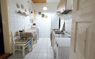 DE VANZARE CASA 5CAMERE ZONA CENTRALA TALMACIU - Poză 24