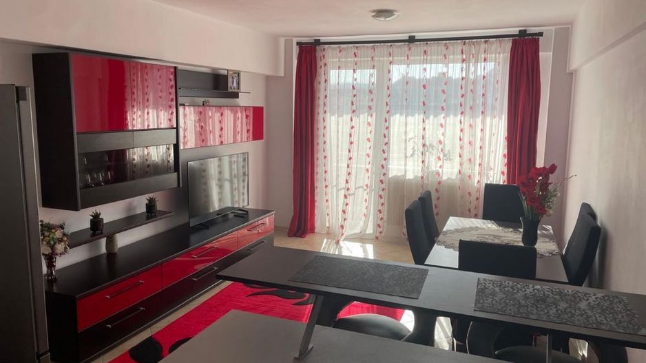 Vand apartament 3 camere, etaj intermediar, lift, 70 mp. - Poză 1