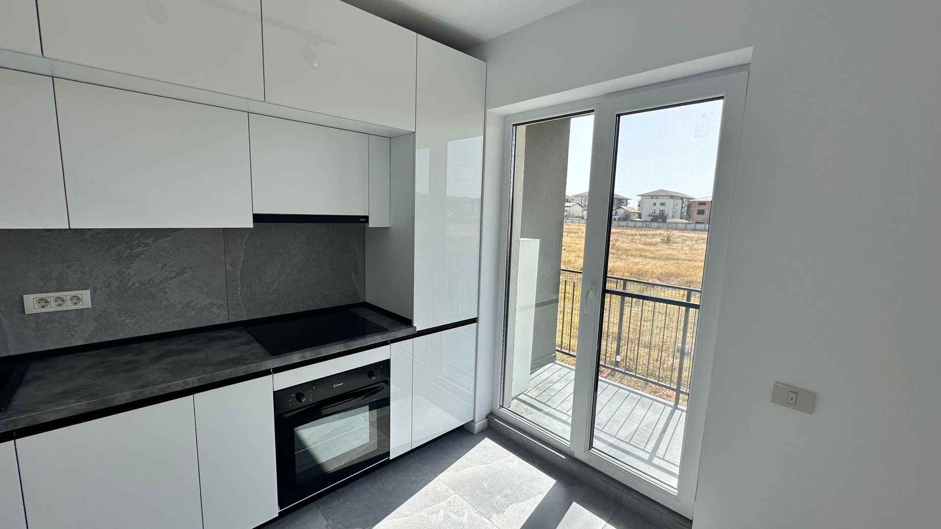 AP. 2 CAMERE MIRAL RESIDENCE, PARCARE, CURTE 60 MP, BLOC NOU, CENTRALA - Poză 7