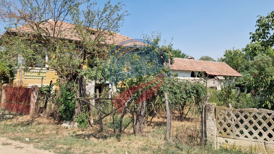 Casa de vanzare  5 camere + teren 2200 mp in loc. Calopar satul Bazdana - Poză 9