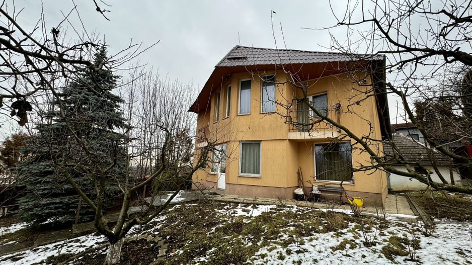 Casă individuală de vânzare în Săcele | Teren 781 mp | 3 Dormitoare - Poză 1